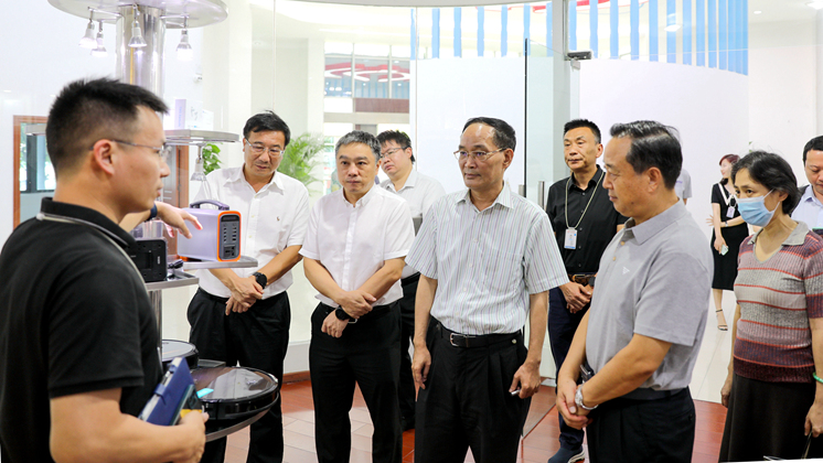 全國政協委員（廣東省委原常委、省紀委原書記）黃先耀一行考察炬神電子